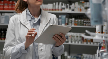 Reporting system for the pharmaceutical distributor